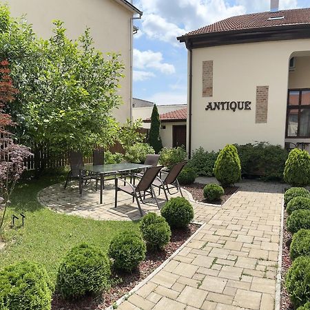 Antique Aparthotel Alba Iulia Eksteriør bilde