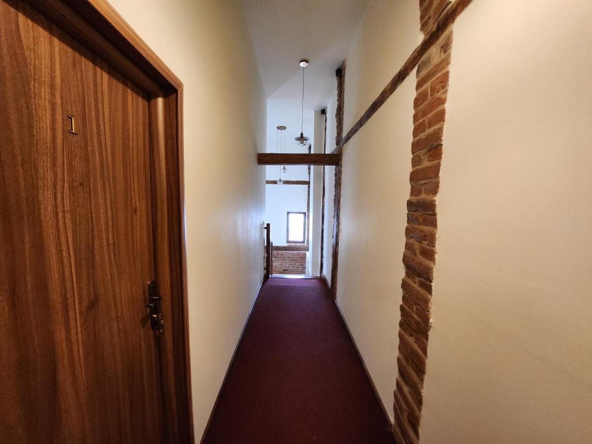 Antique Aparthotel Alba Iulia Eksteriør bilde