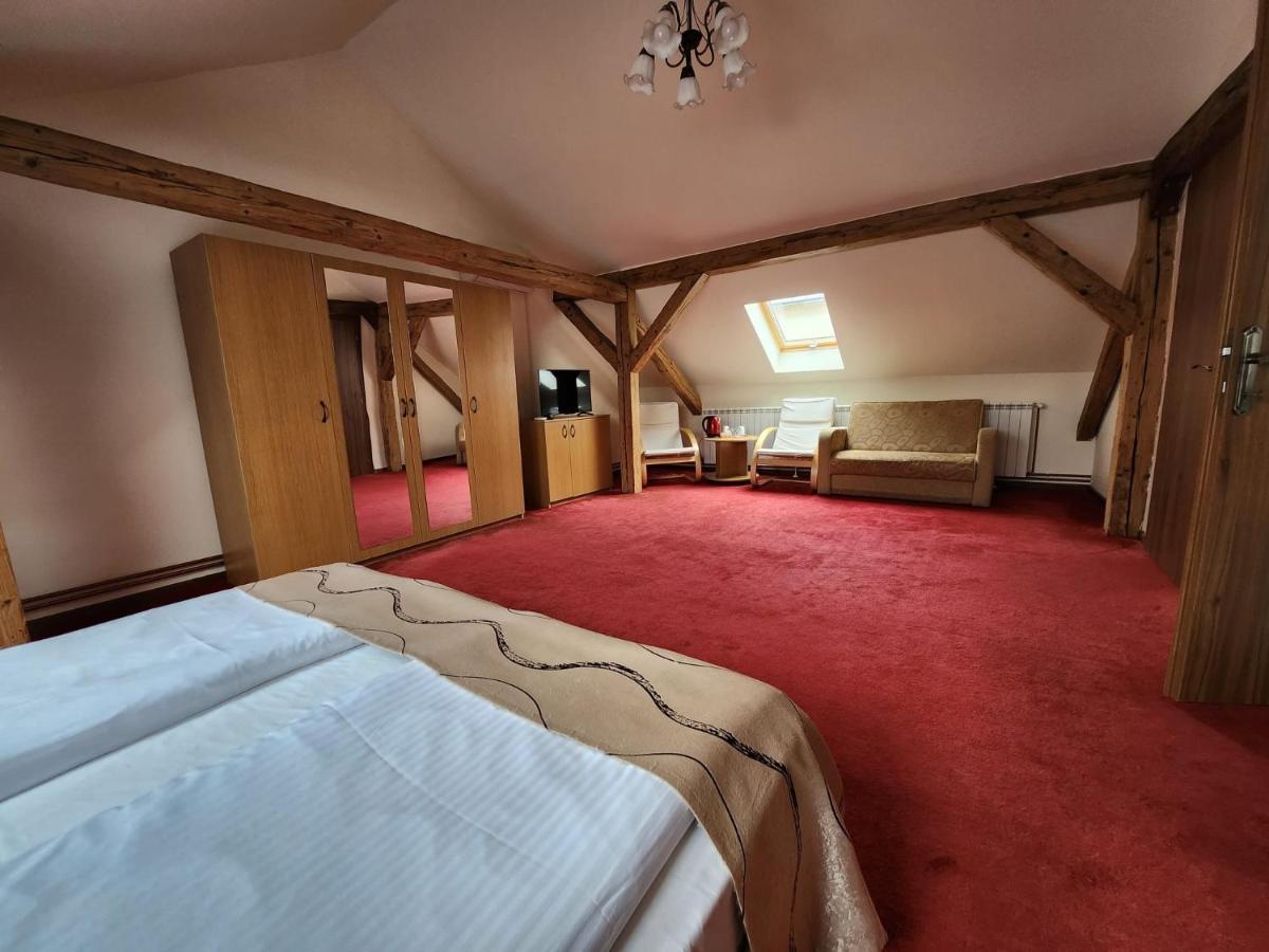 Antique Aparthotel Alba Iulia Eksteriør bilde