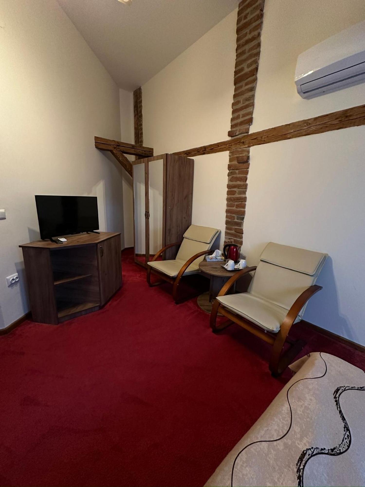 Antique Aparthotel Alba Iulia Eksteriør bilde