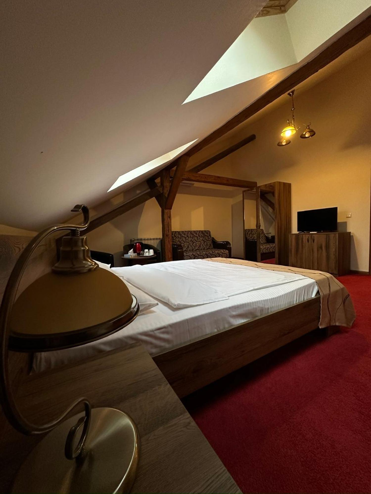 Antique Aparthotel Alba Iulia Eksteriør bilde