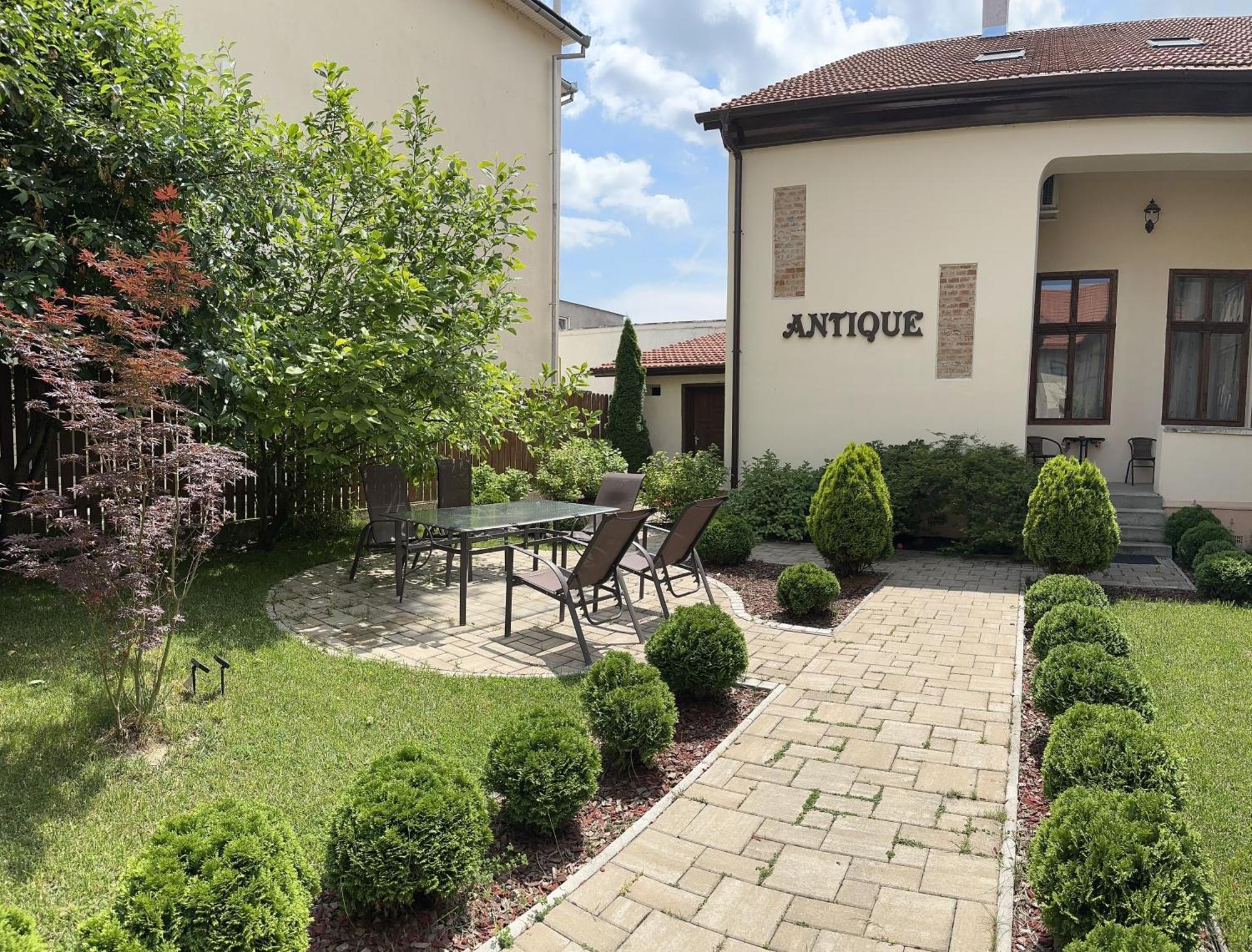 Antique Aparthotel Alba Iulia Eksteriør bilde