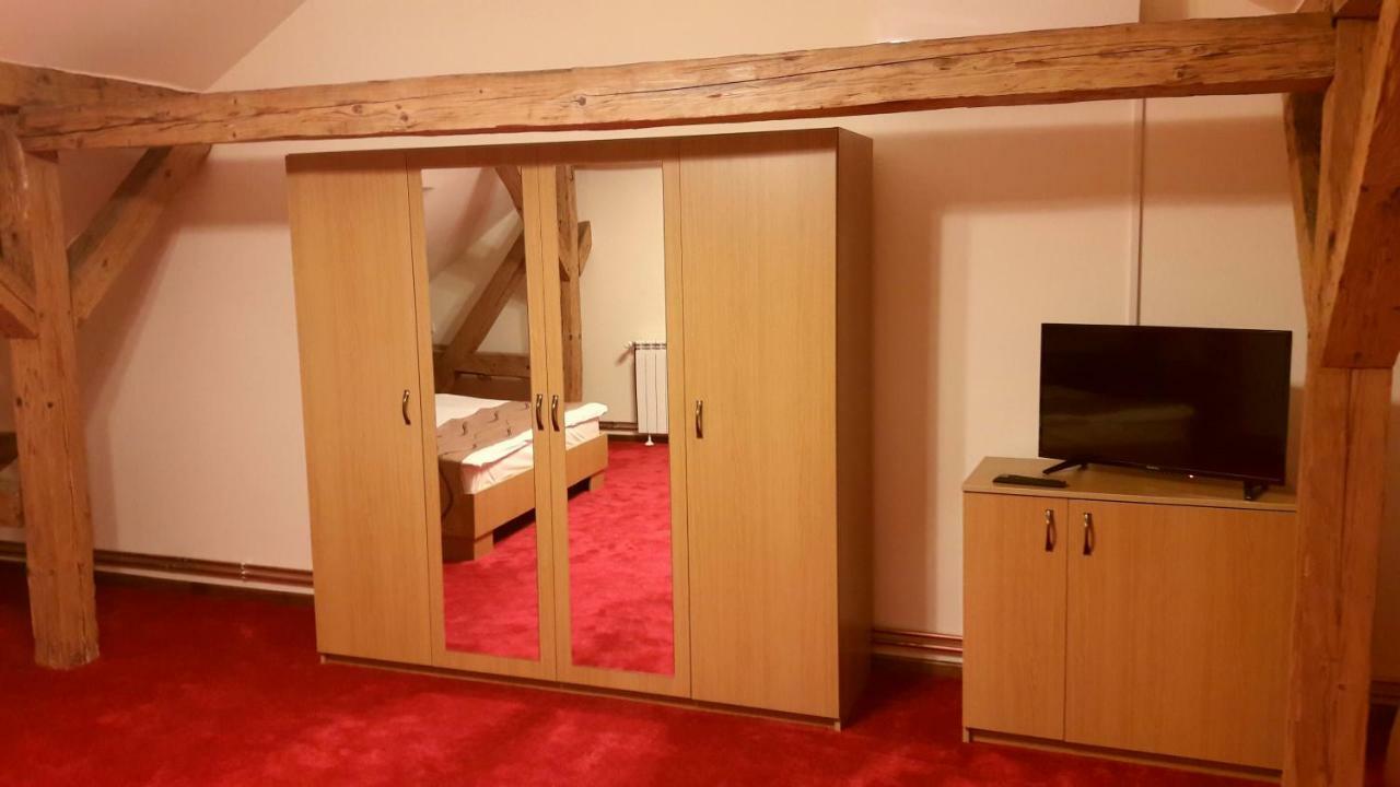 Antique Aparthotel Alba Iulia Eksteriør bilde
