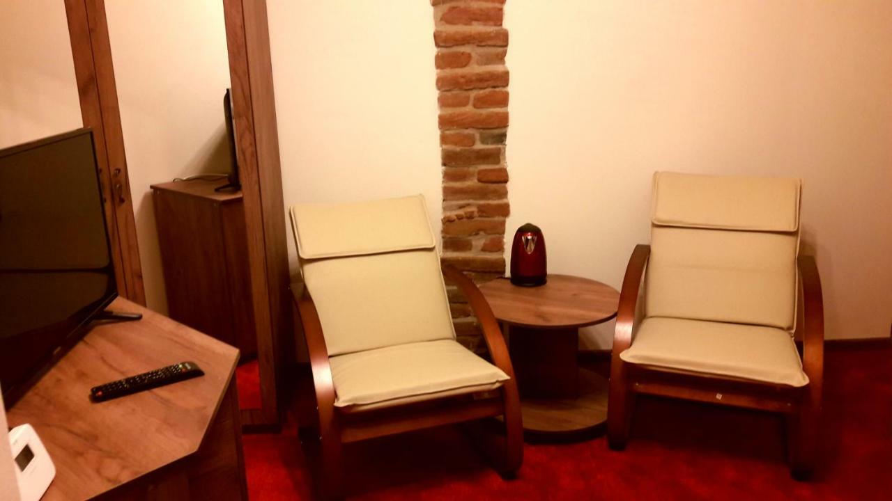 Antique Aparthotel Alba Iulia Eksteriør bilde