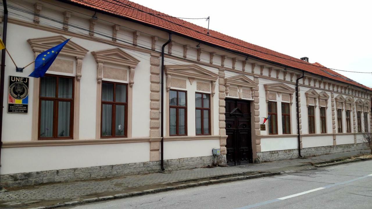 Antique Aparthotel Alba Iulia Eksteriør bilde