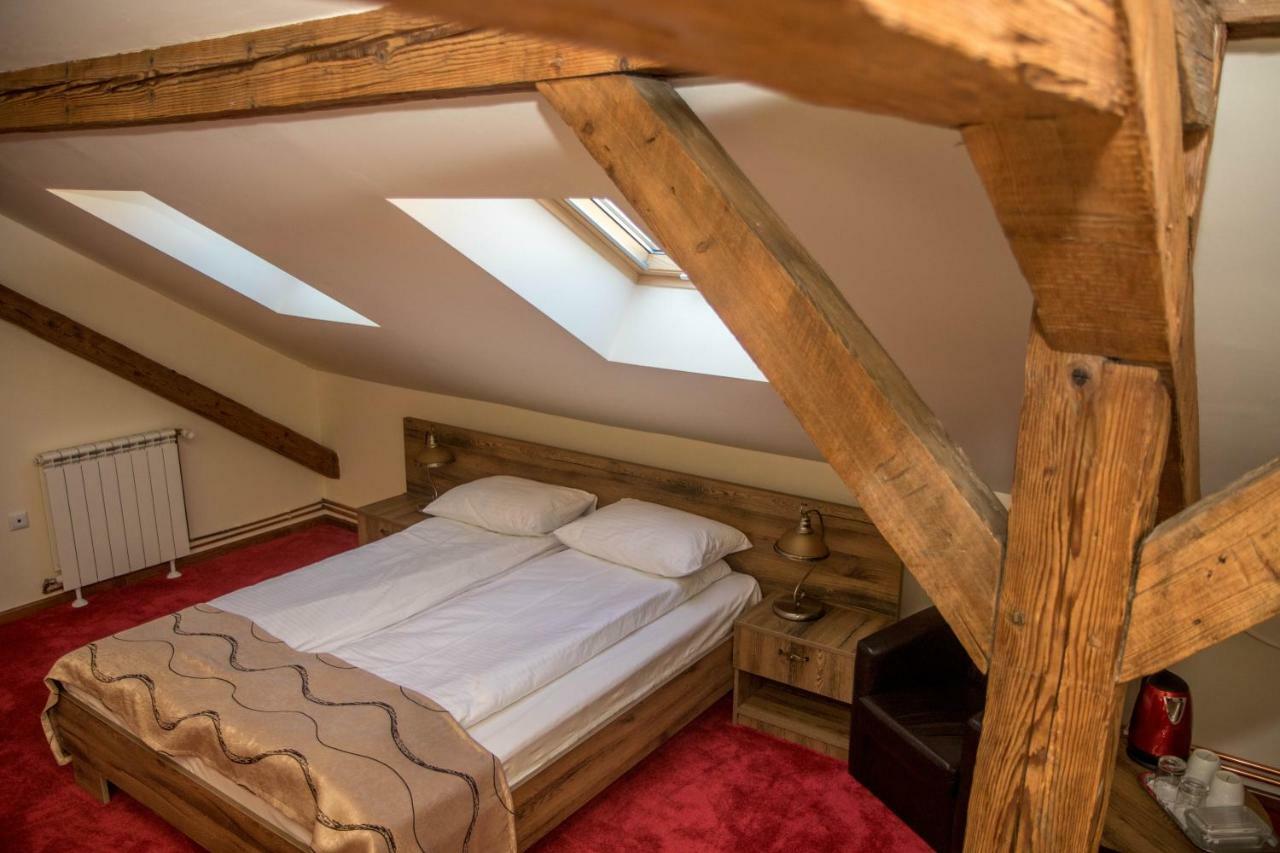 Antique Aparthotel Alba Iulia Eksteriør bilde