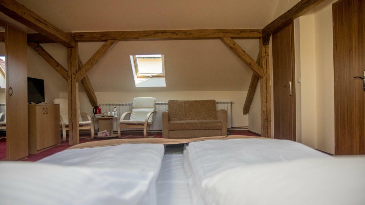 Antique Aparthotel Alba Iulia Eksteriør bilde