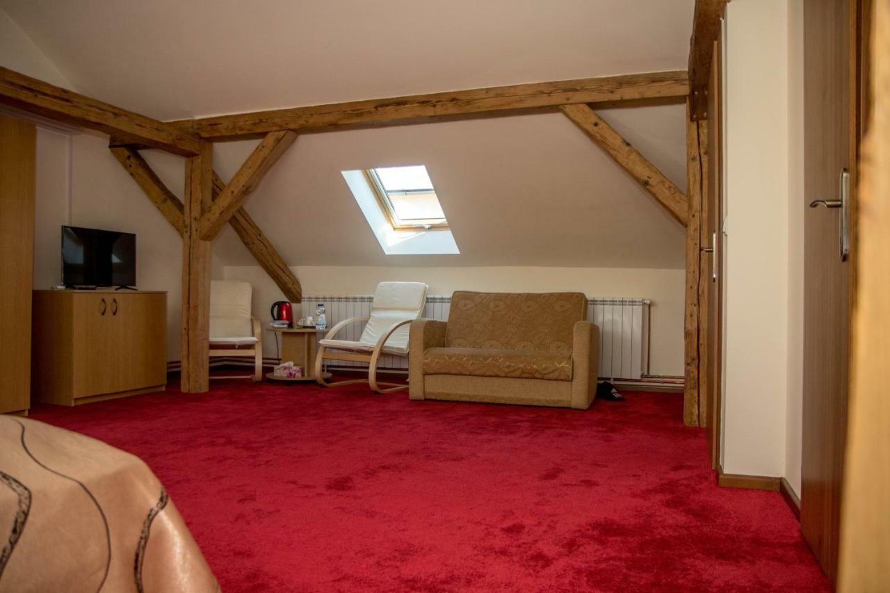 Antique Aparthotel Alba Iulia Eksteriør bilde